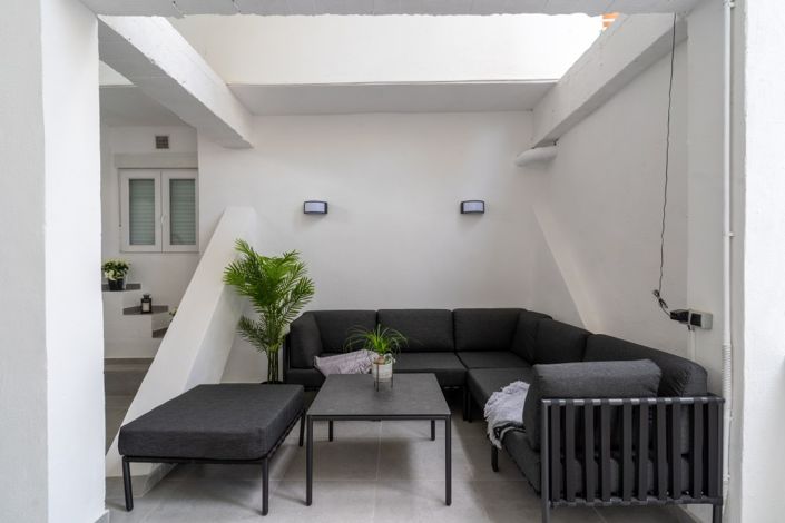 Image No.32-3 Bed Property for sale