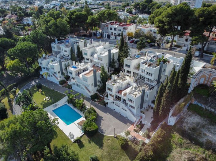 Image No.40-3 Bed Property for sale