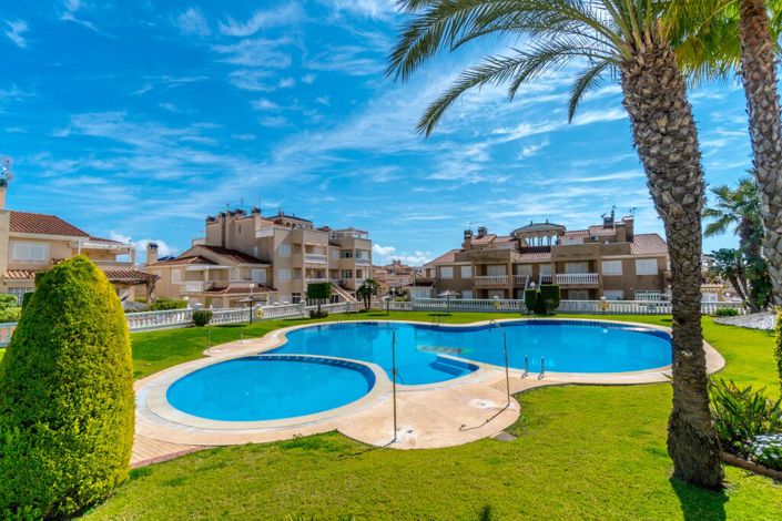 Image No.41-3 Bed Property for sale