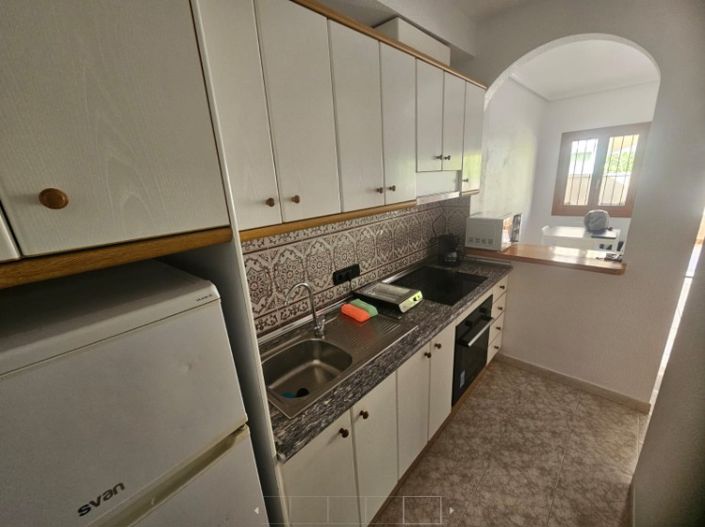 Image No.10-2 Bed Property for sale