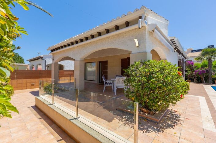 Image No.18-4 Bed Villa for sale