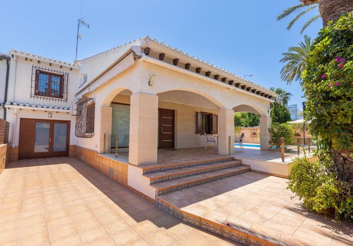 Image No.19-4 Bed Villa for sale