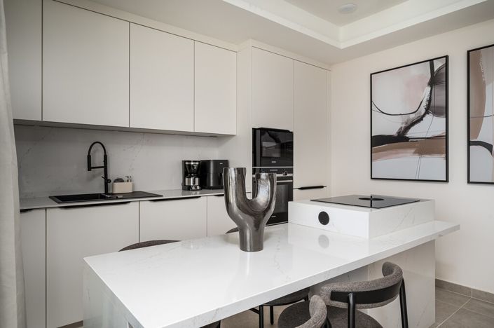 Image No.12-2 Bed Property for sale