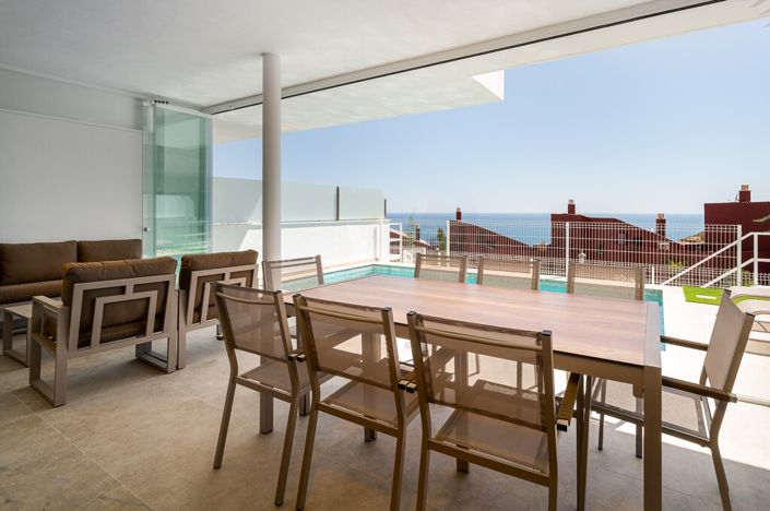 Image No.17-2 Bed Property for sale