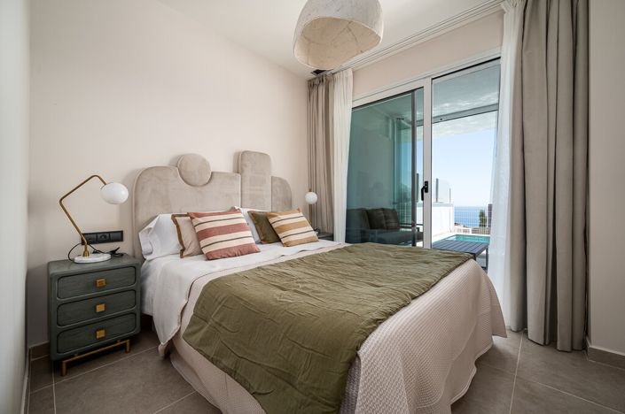 Image No.2-2 Bed Property for sale