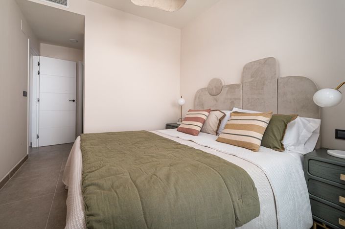 Image No.3-2 Bed Property for sale