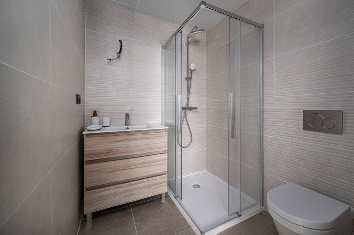 Image No.7-2 Bed Property for sale