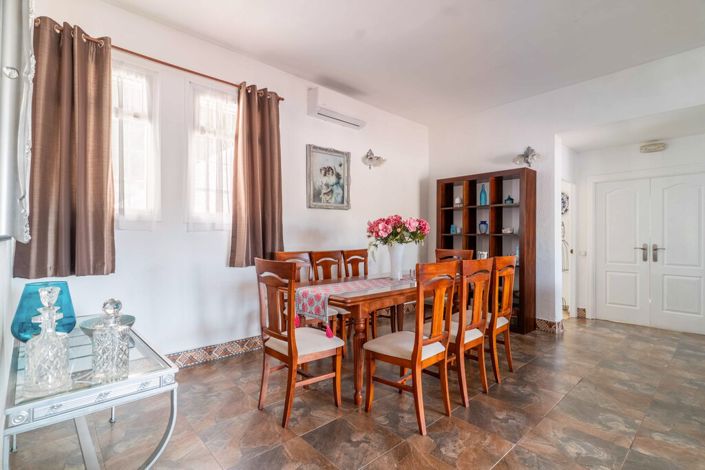 Image No.10-5 Bed Villa for sale