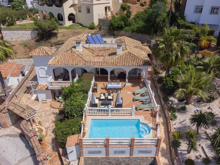 Image No.2-5 Bed Villa for sale