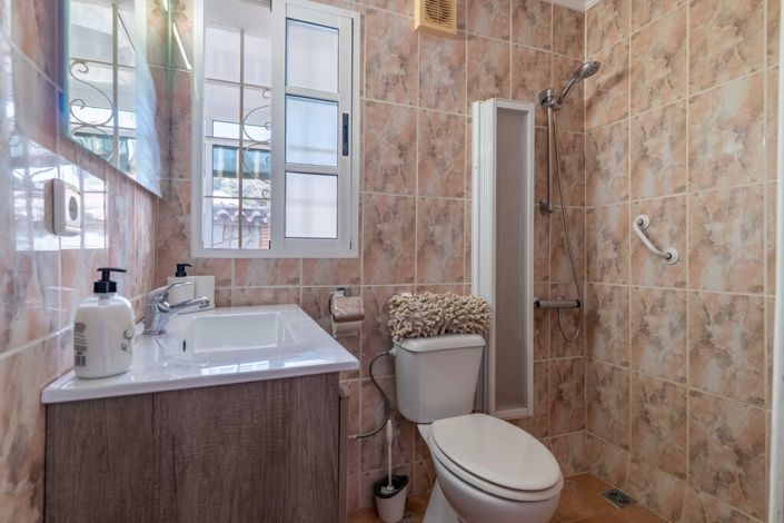 Image No.27-5 Bed Villa for sale