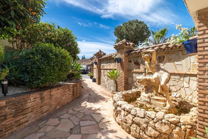 Image No.34-5 Bed Villa for sale