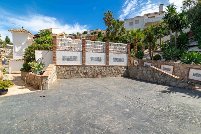Image No.38-5 Bed Villa for sale