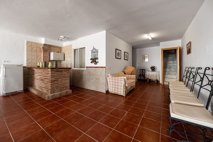 Image No.11-4 Bed Townhouse for sale
