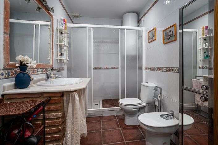 Image No.15-4 Bed Townhouse for sale