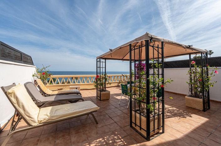 Image No.19-4 Bed Townhouse for sale