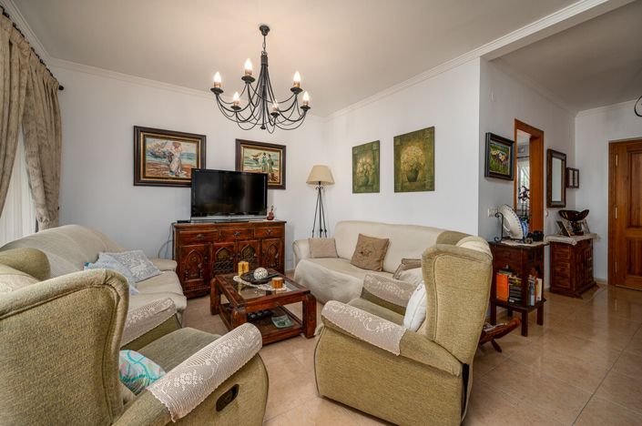 Image No.20-4 Bed Townhouse for sale