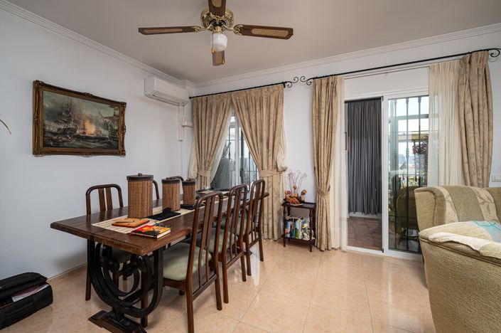 Image No.21-4 Bed Townhouse for sale