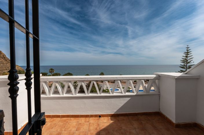 Image No.28-4 Bed Townhouse for sale