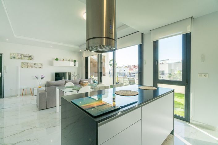 Image No.4-2 Bed Property for sale