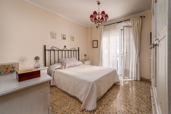 Image No.16-3 Bed Property for sale