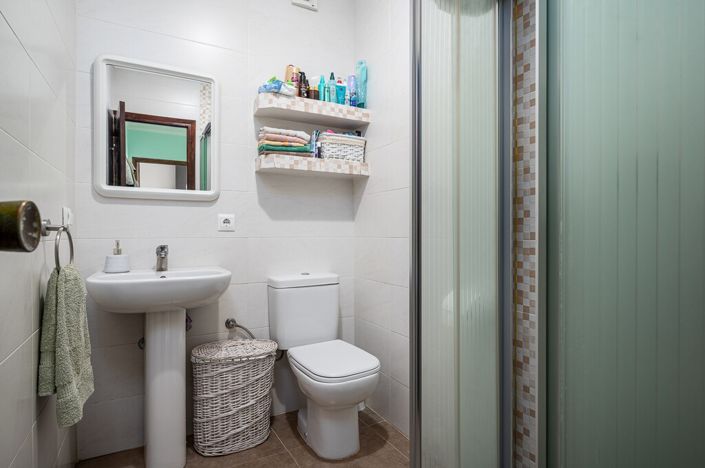 Image No.18-3 Bed Property for sale