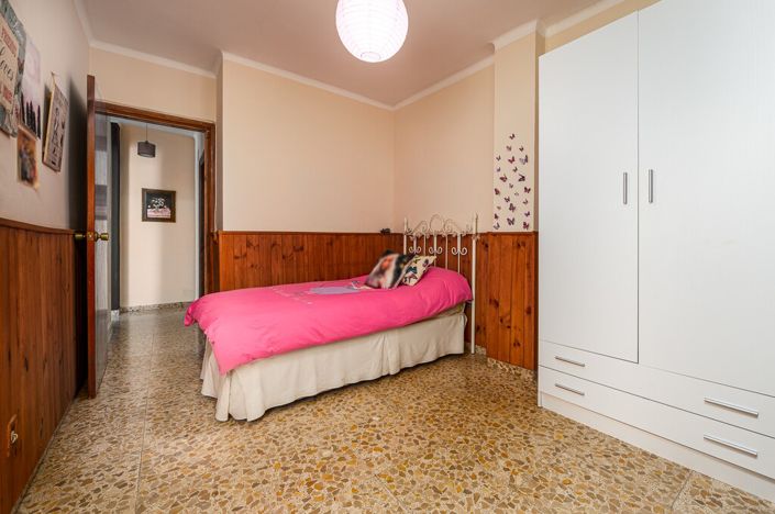 Image No.20-3 Bed Property for sale