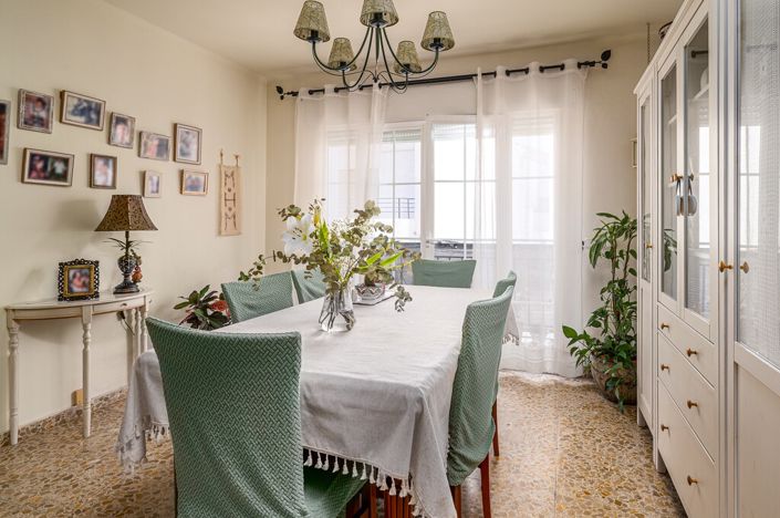 Image No.4-3 Bed Property for sale