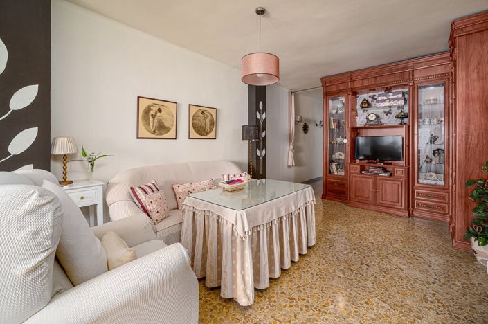 Image No.8-3 Bed Property for sale