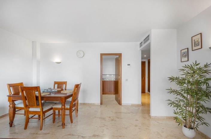 Image No.7-2 Bed Property for sale