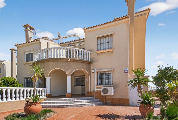 Image No.2-3 Bed Townhouse for sale