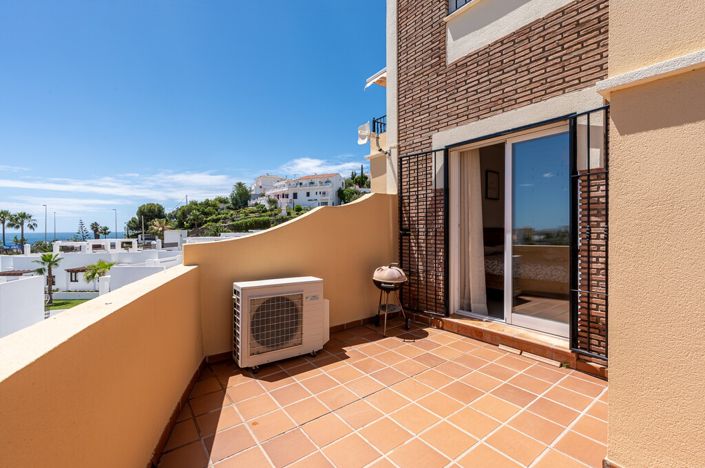 Image No.20-2 Bed Apartment for sale