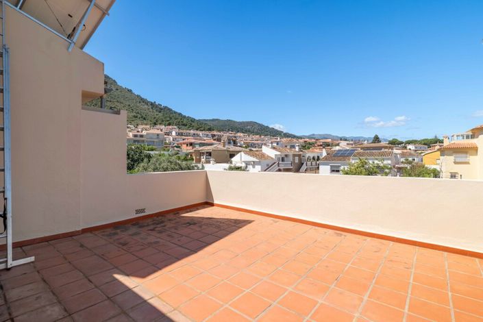 Image No.13-6 Bed Villa for sale
