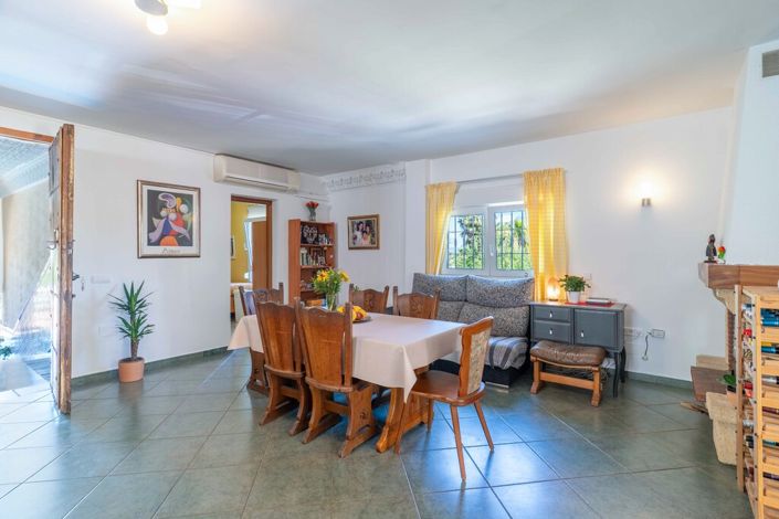 Image No.15-6 Bed Villa for sale