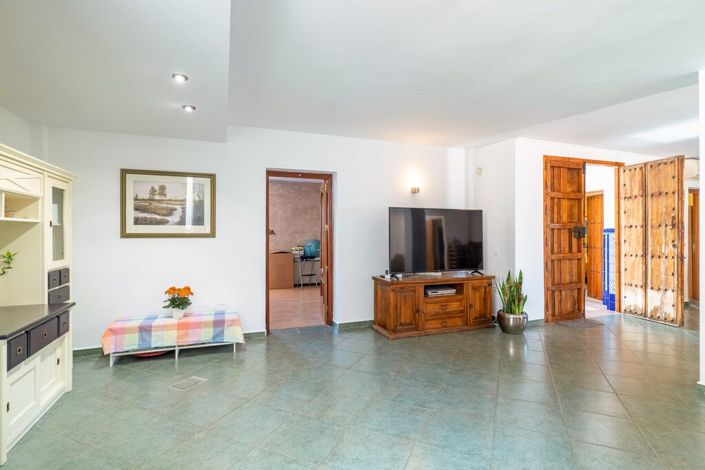 Image No.16-6 Bed Villa for sale