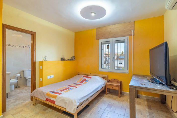 Image No.21-6 Bed Villa for sale