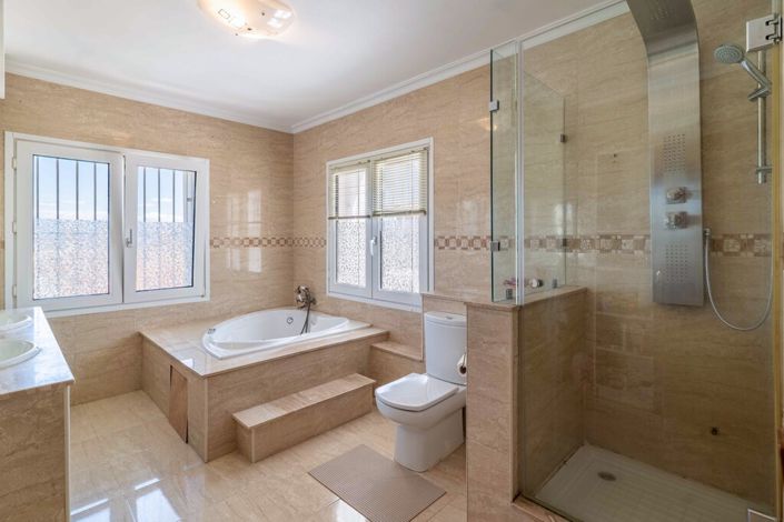 Image No.30-6 Bed Villa for sale