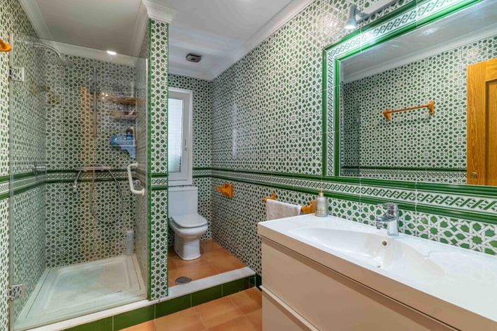 Image No.35-6 Bed Villa for sale