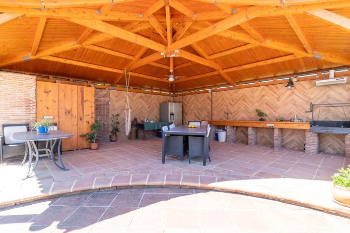 Image No.4-6 Bed Villa for sale