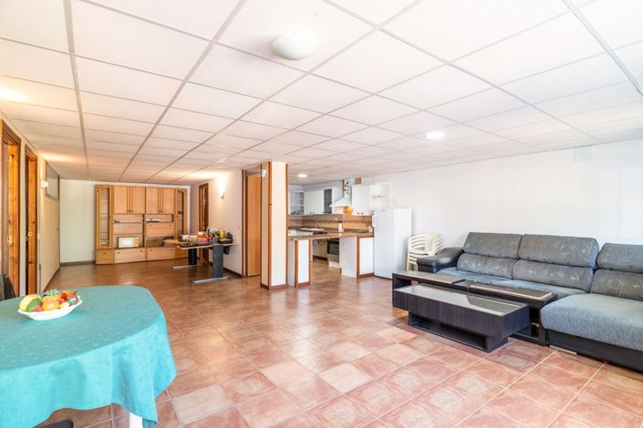 Image No.48-6 Bed Villa for sale