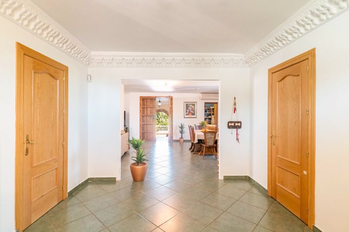 Image No.57-6 Bed Villa for sale
