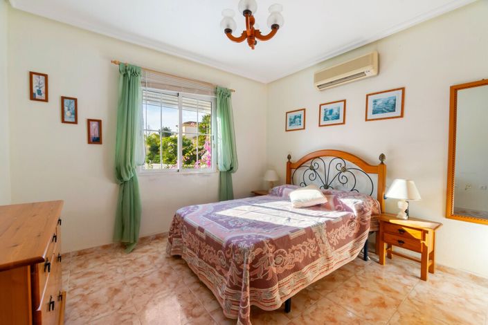 Image No.10-3 Bed Villa for sale