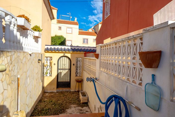 Image No.30-3 Bed Villa for sale