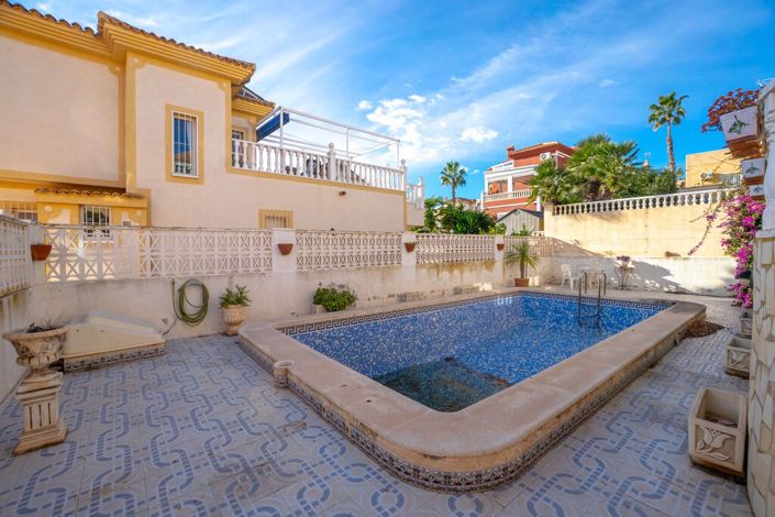 Image No.31-3 Bed Villa for sale