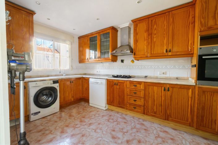 Image No.8-3 Bed Villa for sale
