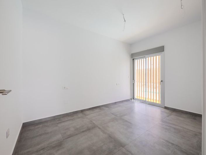 Image No.18-4 Bed Villa for sale