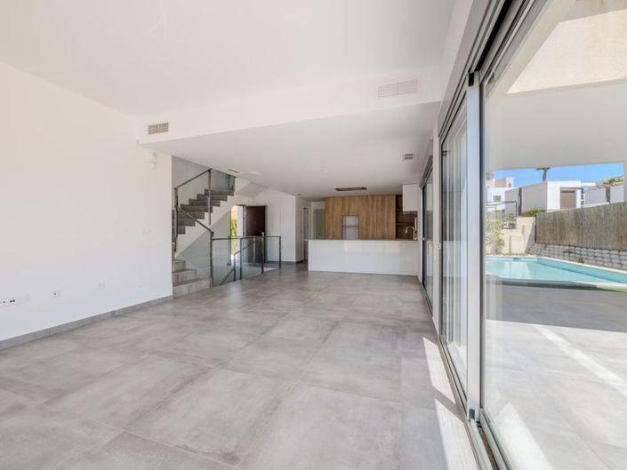 Image No.7-4 Bed Villa for sale