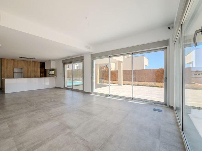 Image No.8-4 Bed Villa for sale