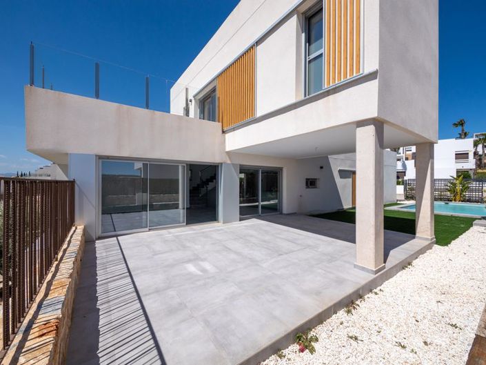 Image No.2-4 Bed Villa for sale