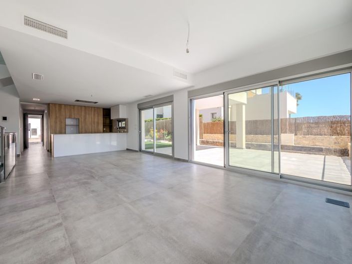 Image No.5-4 Bed Villa for sale
