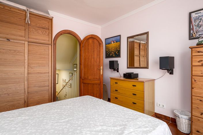 Image No.22-2 Bed Townhouse for sale